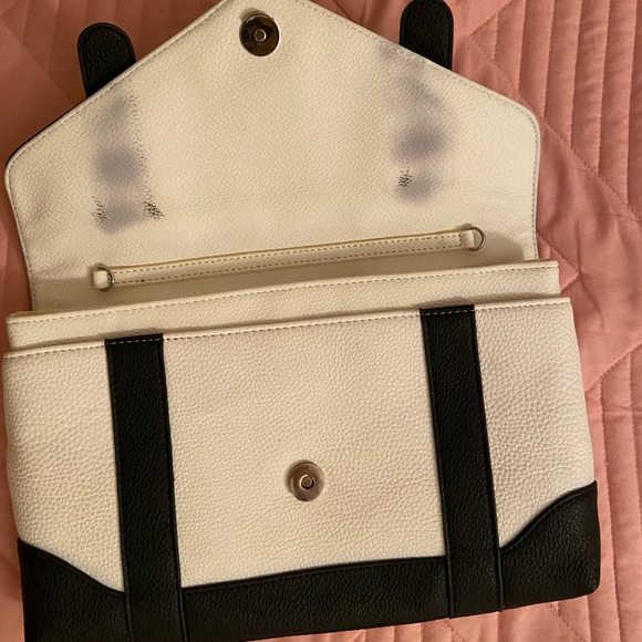 Guess Envelope Clutch Bag - Picture 3 of 4